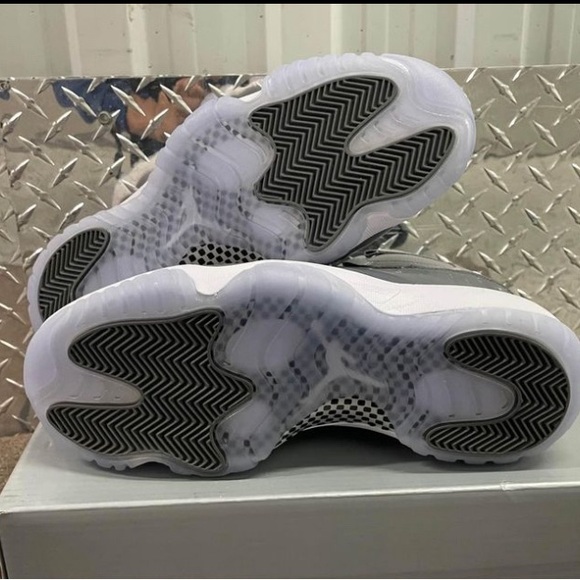 Jordan 11 - Picture 5 of 5